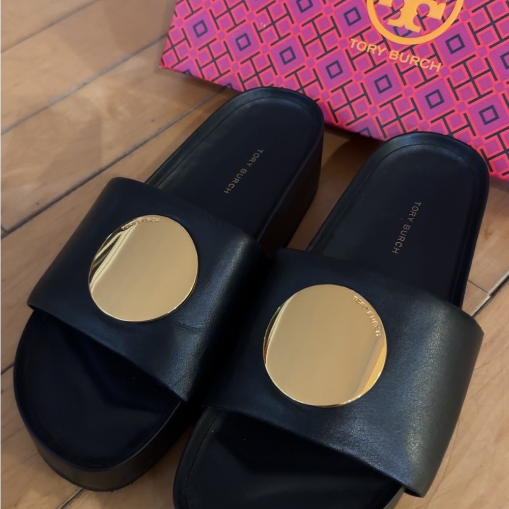 Tory Burch Size 8.5 black leather gold disk platform slide sandals